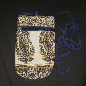NWOT- Crossbody Cotton Purse/ Cell Phone Bag. 2 Zippers. Stadium Size.
